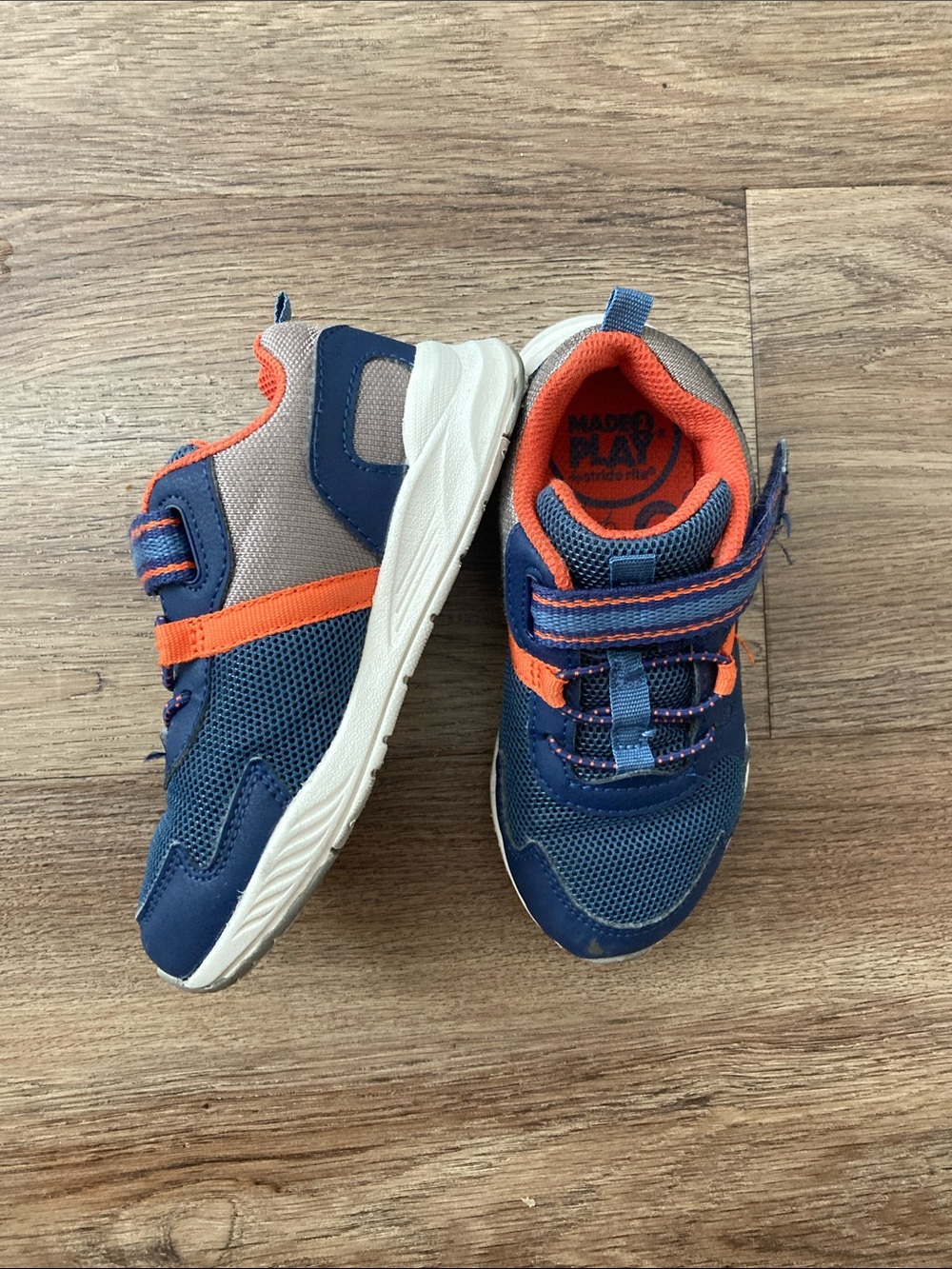 Stride Rite Kids Navy and Orange Sneakers Sz 10